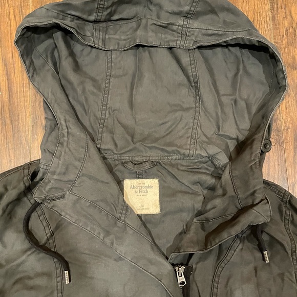 Abercrombie & Fitch grey lightweight parka - Picture 2 of 6